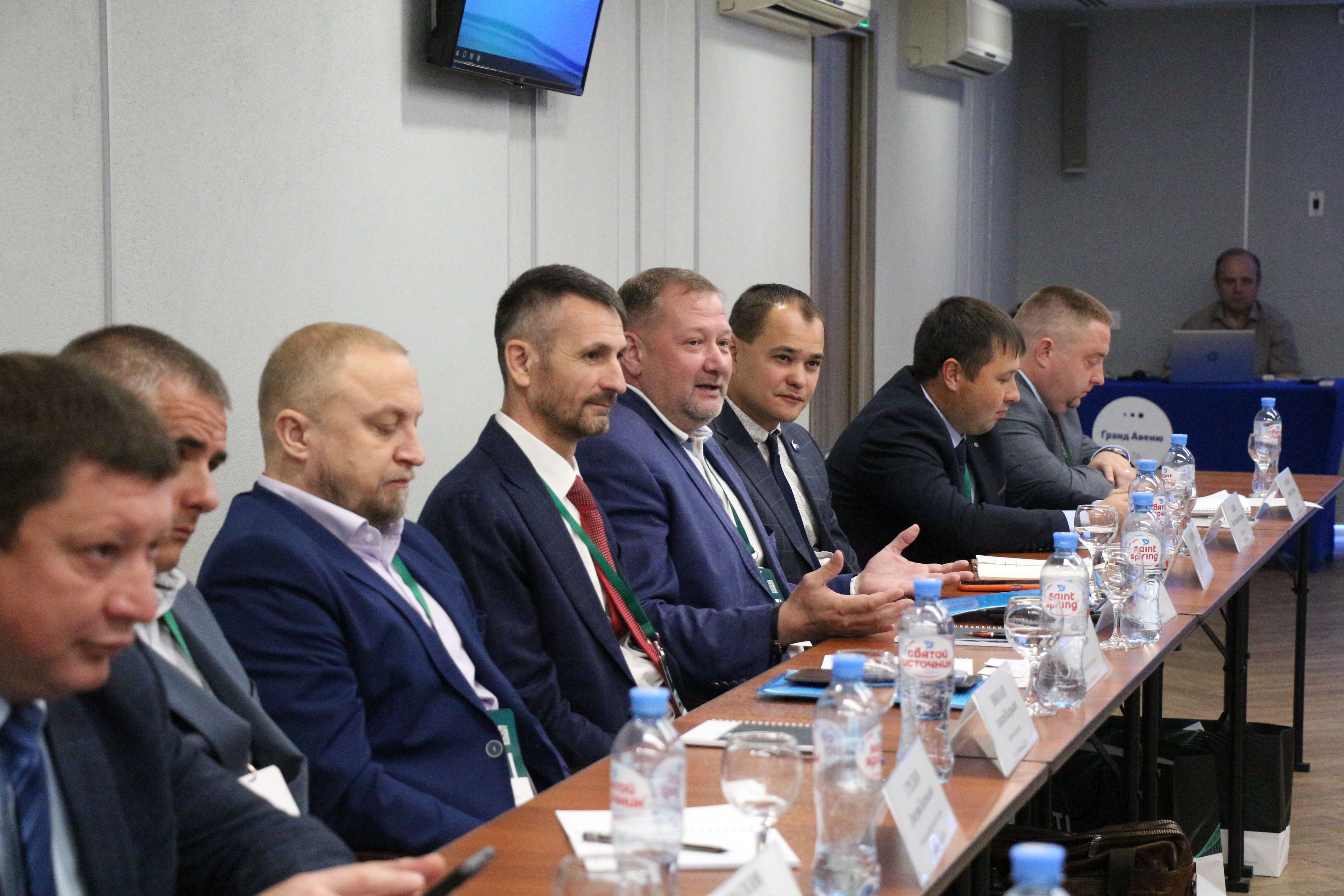 В Екатеринбурге прошло совещание заместителей директоров по метрологии и главных метрологов ЦСМ УФО и ПФО